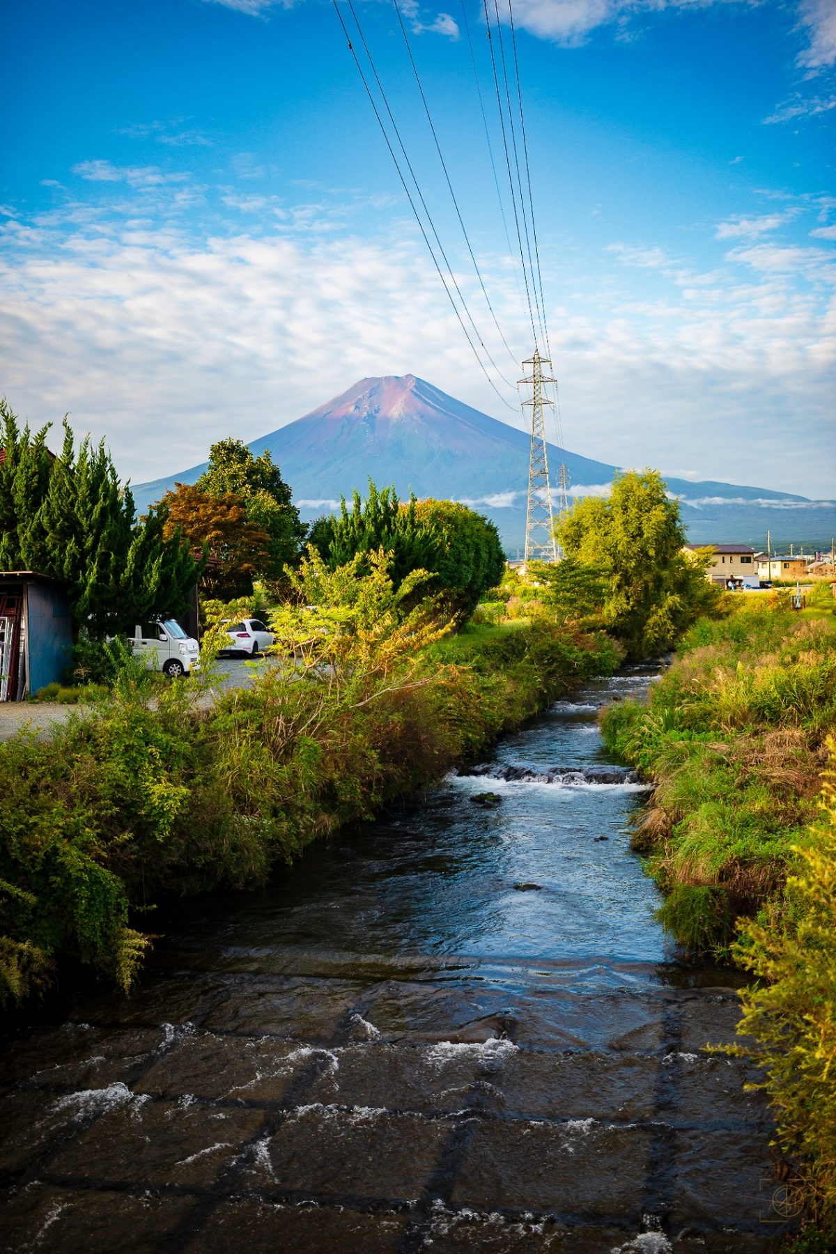 Mont Fuji, Japon — collection Japon vertical — Le splendide et timide Mont Fuji — tirage d'art photographique en édition limitée par Sébastien Pontico