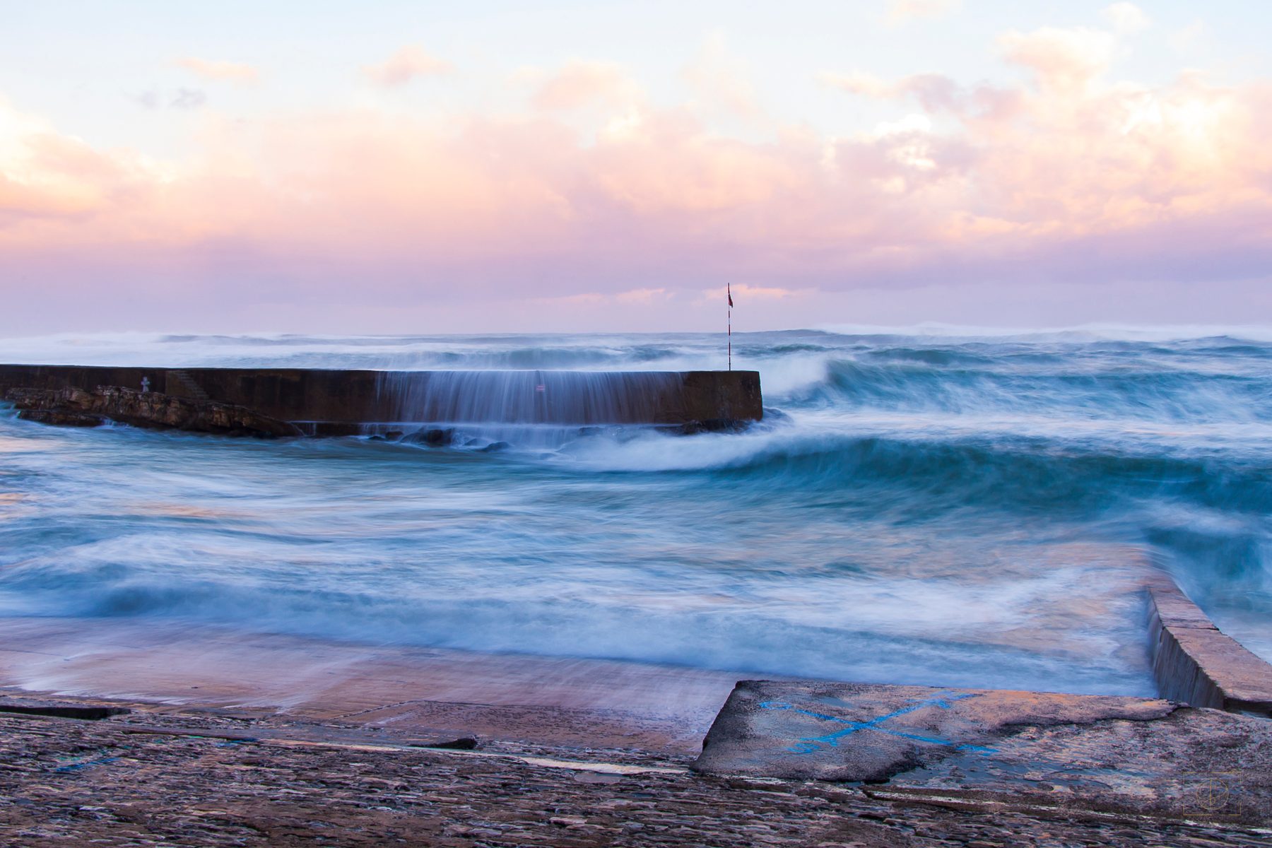 Guéthary — collection Paysages — Lever de soleil sur le petit port de Guéthary — tirage d'art photographique en édition limitée par Sébastien Pontico