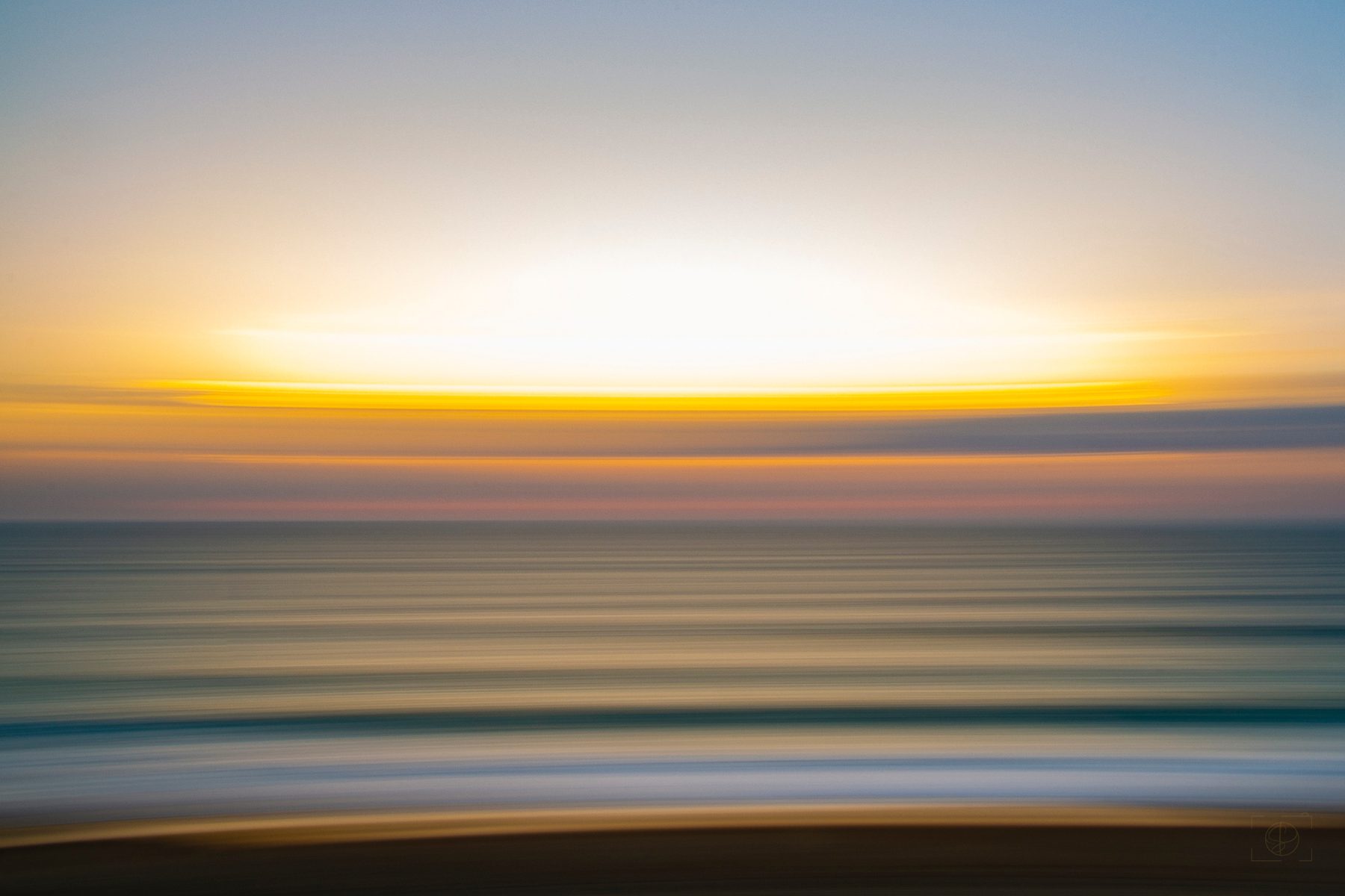 Océan abstrait — collection Paysages — Scène abstraite réalisée durant un sunset à Labenne — tirage d'art photographique en édition limitée par Sébastien Pontico